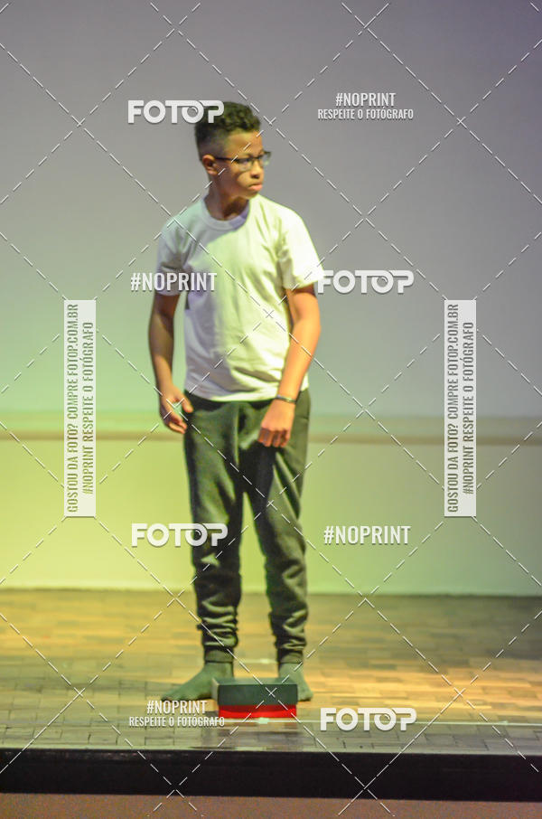 Buy your photos of the eventApresenta��o de dan�a  da Escola Uruguai na Escola Rainha do Brasil on Fotop