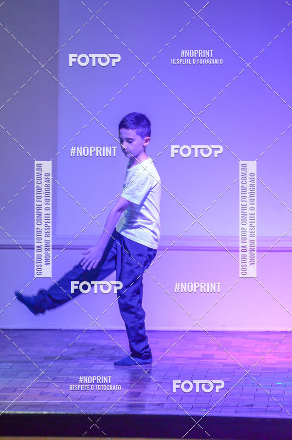 Buy your photos of the eventApresenta��o de dan�a  da Escola Uruguai na Escola Rainha do Brasil on Fotop