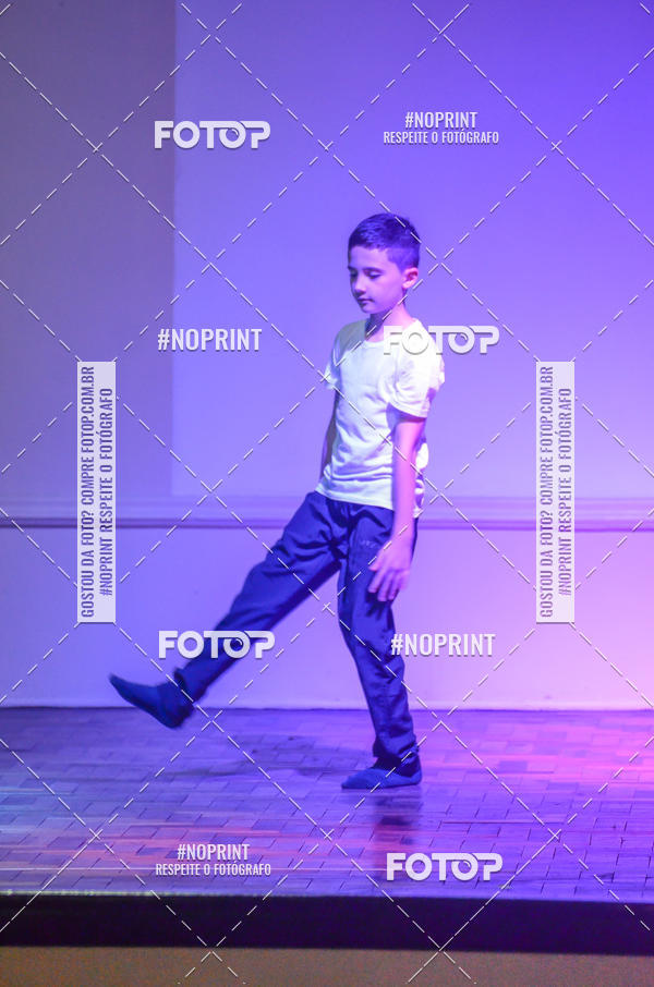 Buy your photos of the eventApresenta��o de dan�a  da Escola Uruguai na Escola Rainha do Brasil on Fotop