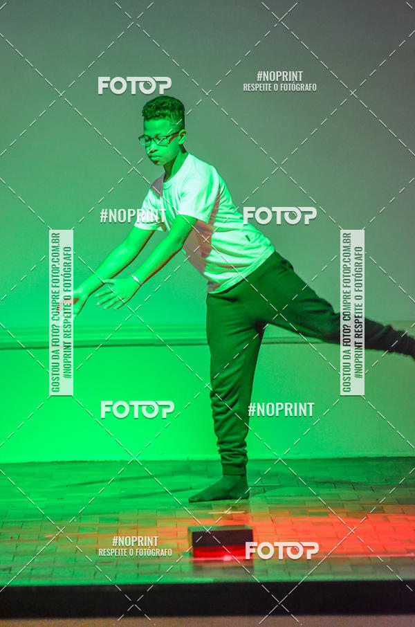 Buy your photos of the eventApresenta��o de dan�a  da Escola Uruguai na Escola Rainha do Brasil on Fotop