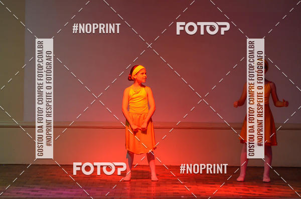 Buy your photos of the eventApresenta��o de dan�a  da Escola Uruguai na Escola Rainha do Brasil on Fotop