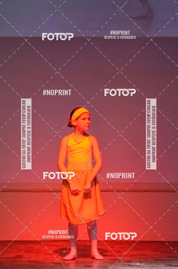 Buy your photos of the eventApresenta��o de dan�a  da Escola Uruguai na Escola Rainha do Brasil on Fotop