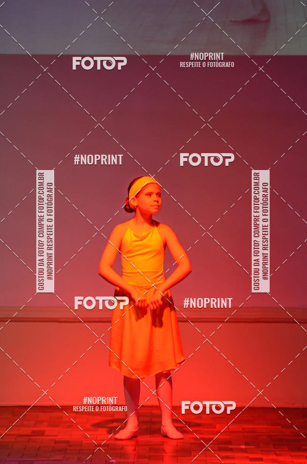 Buy your photos of the eventApresenta��o de dan�a  da Escola Uruguai na Escola Rainha do Brasil on Fotop
