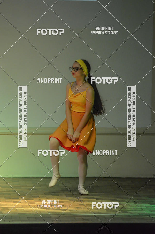 Buy your photos of the eventApresenta��o de dan�a  da Escola Uruguai na Escola Rainha do Brasil on Fotop