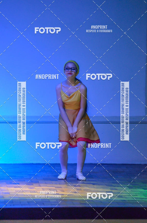 Buy your photos of the eventApresenta��o de dan�a  da Escola Uruguai na Escola Rainha do Brasil on Fotop
