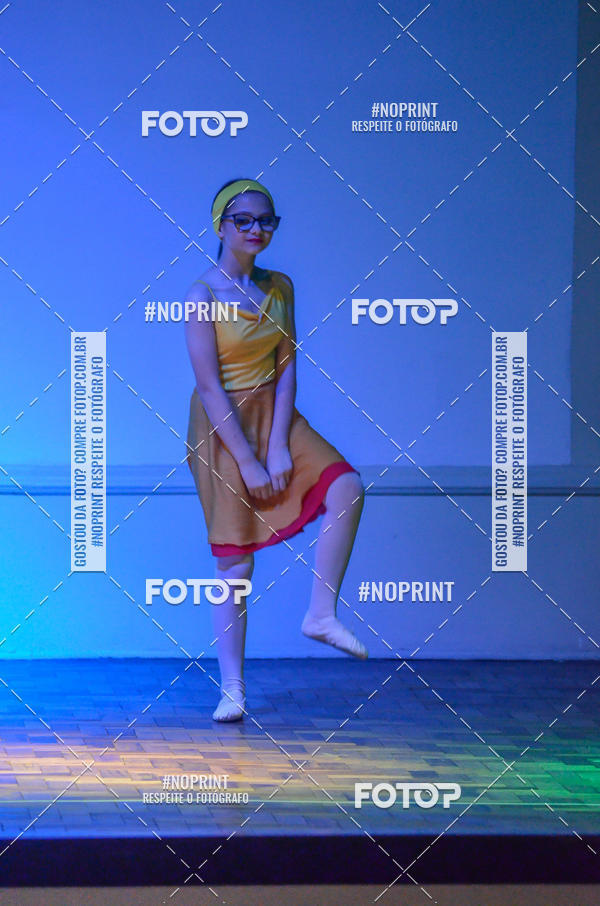 Buy your photos of the eventApresenta��o de dan�a  da Escola Uruguai na Escola Rainha do Brasil on Fotop