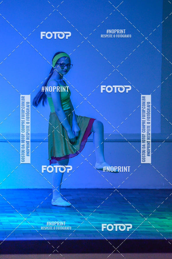 Buy your photos of the eventApresenta��o de dan�a  da Escola Uruguai na Escola Rainha do Brasil on Fotop