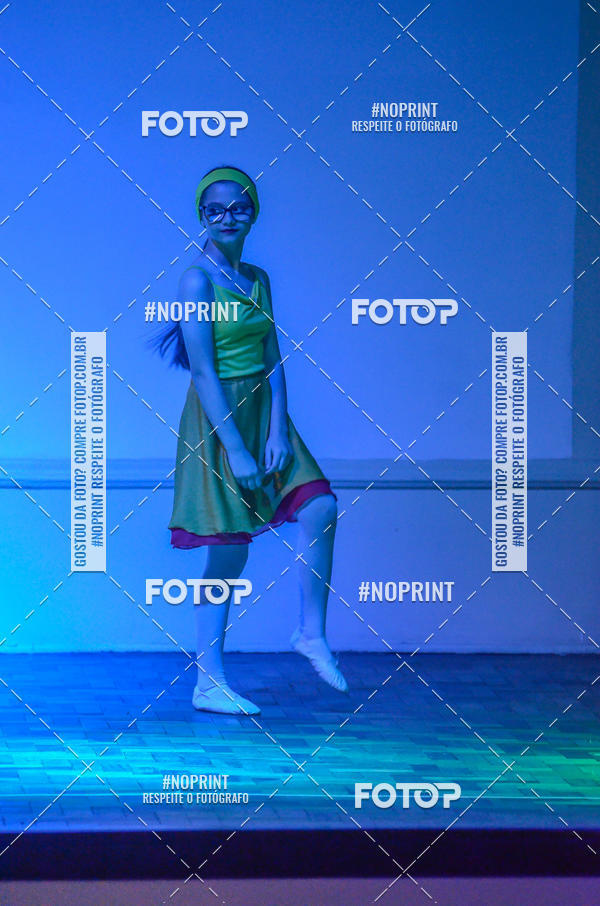Buy your photos of the eventApresenta��o de dan�a  da Escola Uruguai na Escola Rainha do Brasil on Fotop