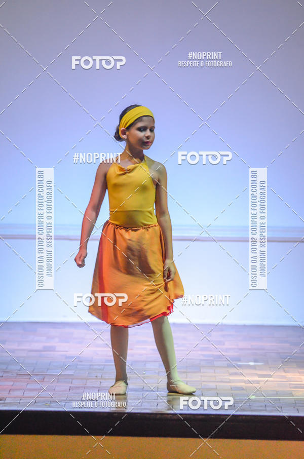 Buy your photos of the eventApresenta��o de dan�a  da Escola Uruguai na Escola Rainha do Brasil on Fotop