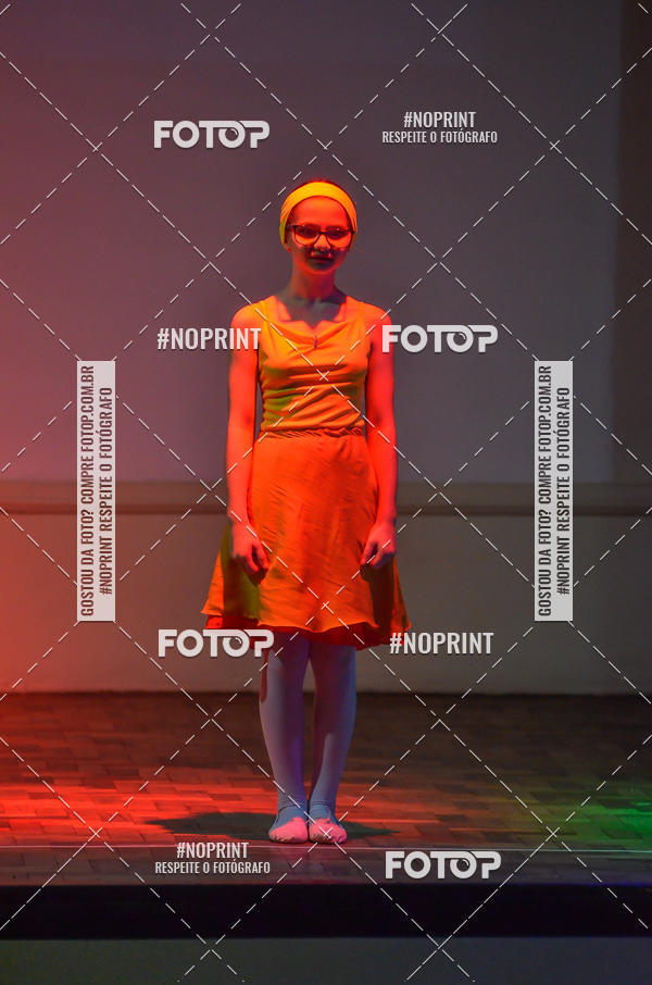 Buy your photos of the eventApresenta��o de dan�a  da Escola Uruguai na Escola Rainha do Brasil on Fotop