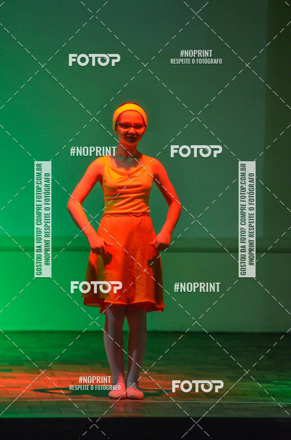 Buy your photos of the eventApresenta��o de dan�a  da Escola Uruguai na Escola Rainha do Brasil on Fotop