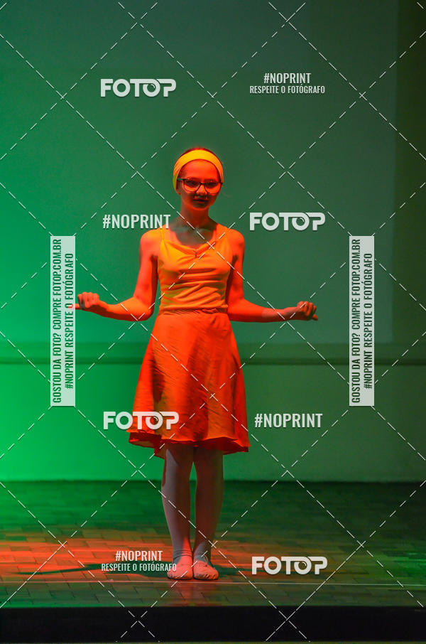 Buy your photos of the eventApresenta��o de dan�a  da Escola Uruguai na Escola Rainha do Brasil on Fotop