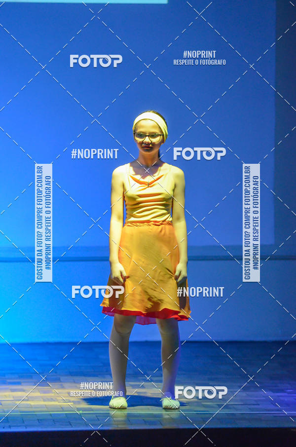 Buy your photos of the eventApresenta��o de dan�a  da Escola Uruguai na Escola Rainha do Brasil on Fotop