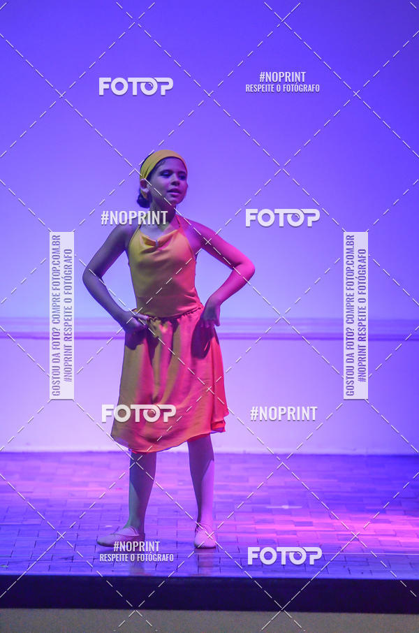 Buy your photos of the eventApresenta��o de dan�a  da Escola Uruguai na Escola Rainha do Brasil on Fotop