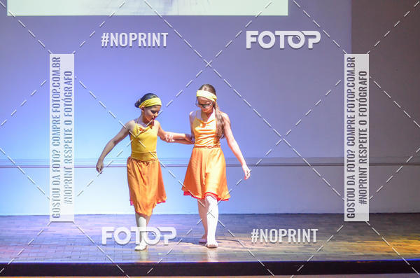 Buy your photos of the eventApresenta��o de dan�a  da Escola Uruguai na Escola Rainha do Brasil on Fotop
