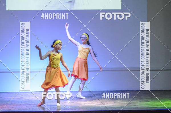 Buy your photos of the eventApresenta��o de dan�a  da Escola Uruguai na Escola Rainha do Brasil on Fotop