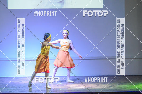 Buy your photos of the eventApresenta��o de dan�a  da Escola Uruguai na Escola Rainha do Brasil on Fotop