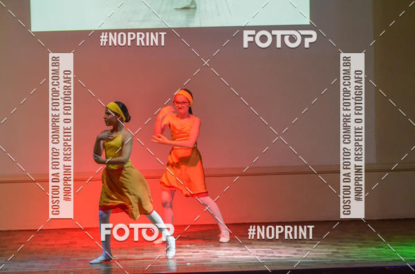 Buy your photos of the eventApresenta��o de dan�a  da Escola Uruguai na Escola Rainha do Brasil on Fotop