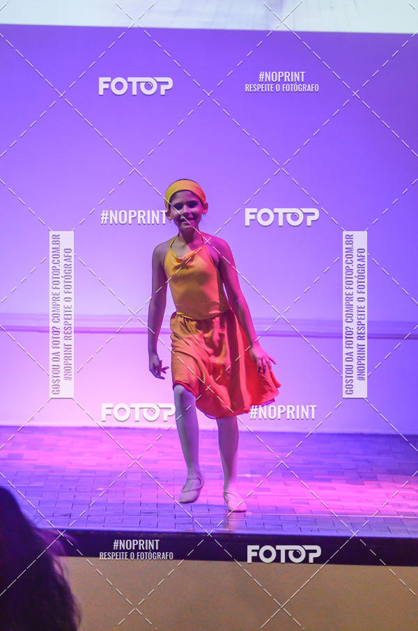 Buy your photos of the eventApresenta��o de dan�a  da Escola Uruguai na Escola Rainha do Brasil on Fotop