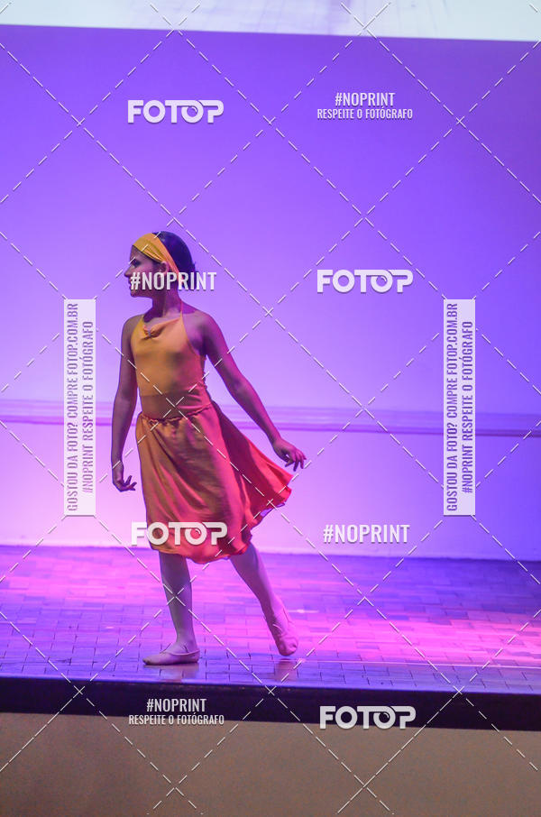 Buy your photos of the eventApresenta��o de dan�a  da Escola Uruguai na Escola Rainha do Brasil on Fotop