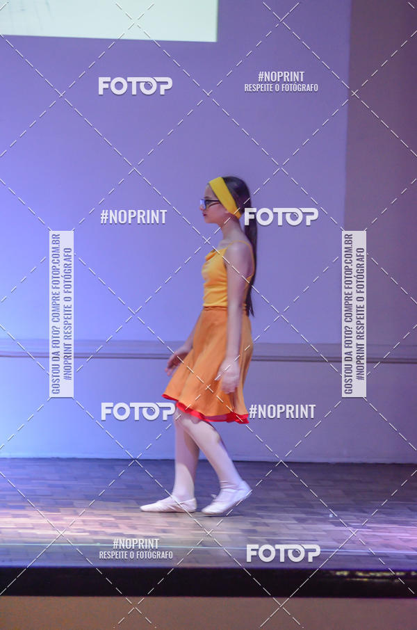 Buy your photos of the eventApresenta��o de dan�a  da Escola Uruguai na Escola Rainha do Brasil on Fotop