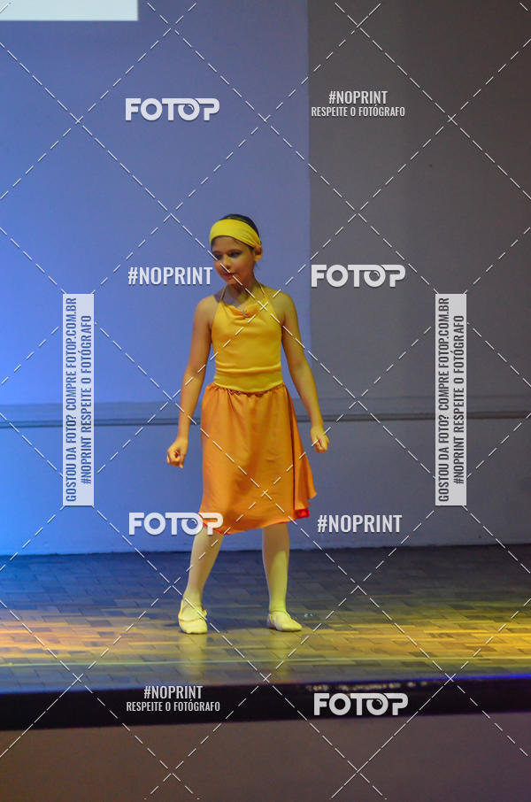 Buy your photos of the eventApresenta��o de dan�a  da Escola Uruguai na Escola Rainha do Brasil on Fotop