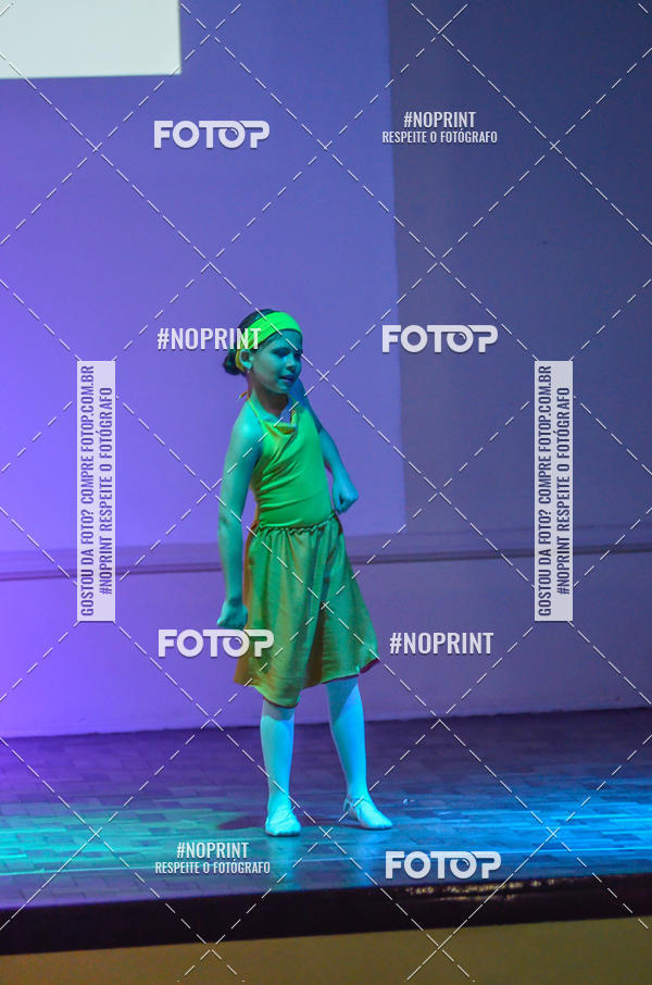 Buy your photos of the eventApresenta��o de dan�a  da Escola Uruguai na Escola Rainha do Brasil on Fotop