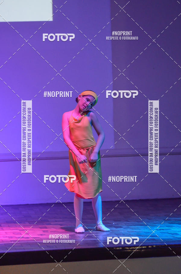 Buy your photos of the eventApresenta��o de dan�a  da Escola Uruguai na Escola Rainha do Brasil on Fotop