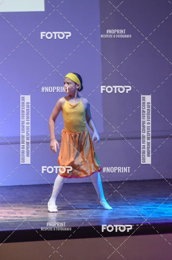 Buy your photos of the eventApresenta��o de dan�a  da Escola Uruguai na Escola Rainha do Brasil on Fotop