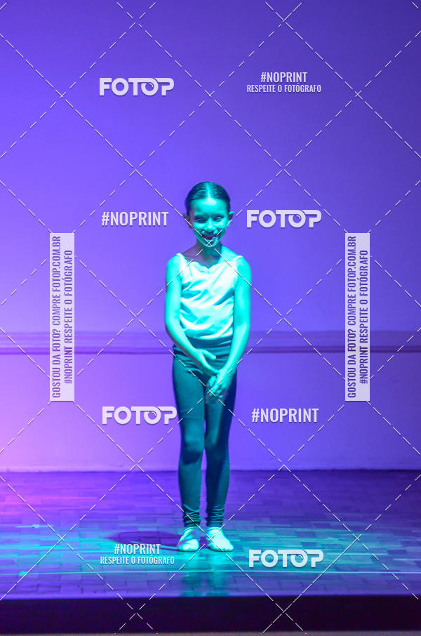 Buy your photos of the eventApresenta��o de dan�a  da Escola Uruguai na Escola Rainha do Brasil on Fotop