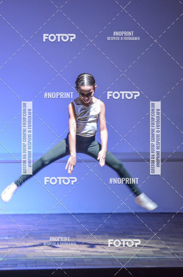 Buy your photos of the eventApresenta��o de dan�a  da Escola Uruguai na Escola Rainha do Brasil on Fotop