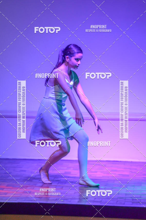 Buy your photos of the eventApresenta��o de dan�a  da Escola Uruguai na Escola Rainha do Brasil on Fotop