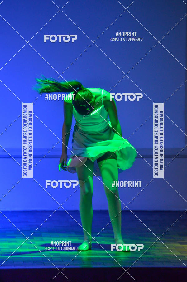 Buy your photos of the eventApresenta��o de dan�a  da Escola Uruguai na Escola Rainha do Brasil on Fotop