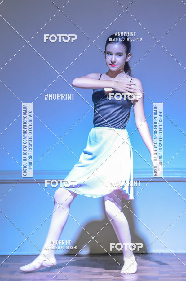 Buy your photos of the eventApresenta��o de dan�a  da Escola Uruguai na Escola Rainha do Brasil on Fotop