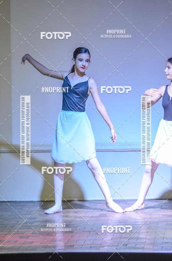 Buy your photos of the eventApresenta��o de dan�a  da Escola Uruguai na Escola Rainha do Brasil on Fotop