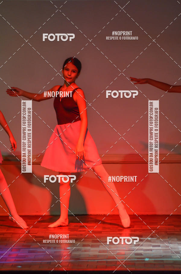 Buy your photos of the eventApresenta��o de dan�a  da Escola Uruguai na Escola Rainha do Brasil on Fotop