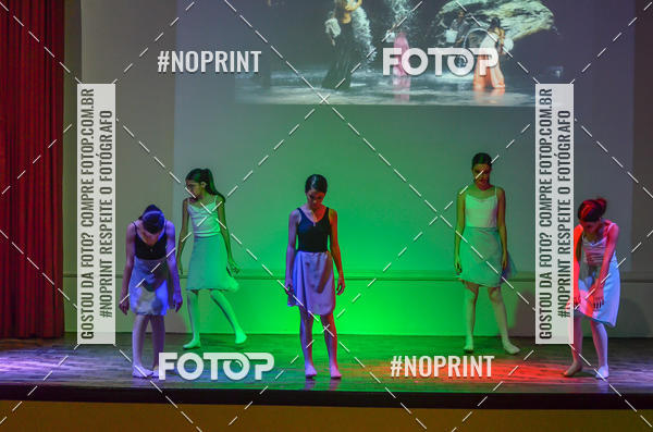 Buy your photos of the eventApresenta��o de dan�a  da Escola Uruguai na Escola Rainha do Brasil on Fotop