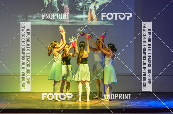 Buy your photos of the eventApresenta��o de dan�a  da Escola Uruguai na Escola Rainha do Brasil on Fotop