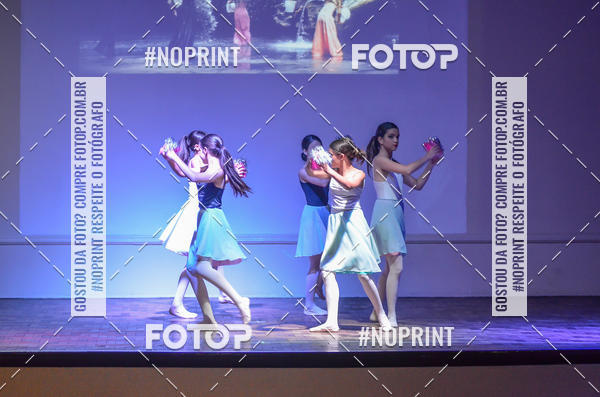 Buy your photos of the eventApresenta��o de dan�a  da Escola Uruguai na Escola Rainha do Brasil on Fotop