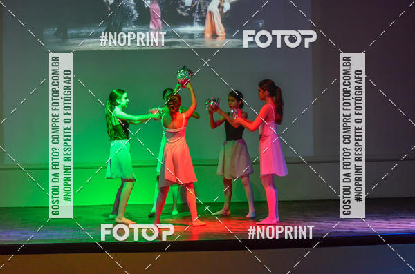 Buy your photos of the eventApresenta��o de dan�a  da Escola Uruguai na Escola Rainha do Brasil on Fotop