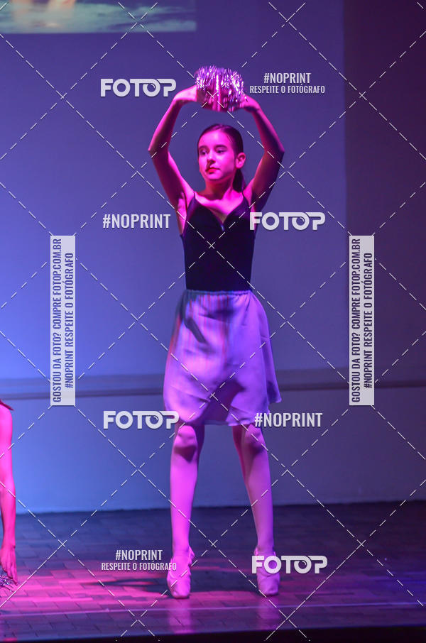 Buy your photos of the eventApresenta��o de dan�a  da Escola Uruguai na Escola Rainha do Brasil on Fotop