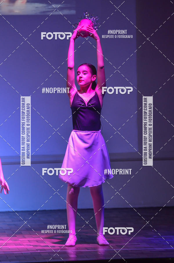 Buy your photos of the eventApresenta��o de dan�a  da Escola Uruguai na Escola Rainha do Brasil on Fotop