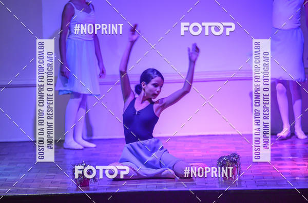 Buy your photos of the eventApresenta��o de dan�a  da Escola Uruguai na Escola Rainha do Brasil on Fotop