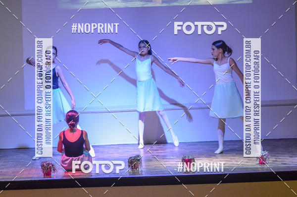 Buy your photos of the eventApresenta��o de dan�a  da Escola Uruguai na Escola Rainha do Brasil on Fotop
