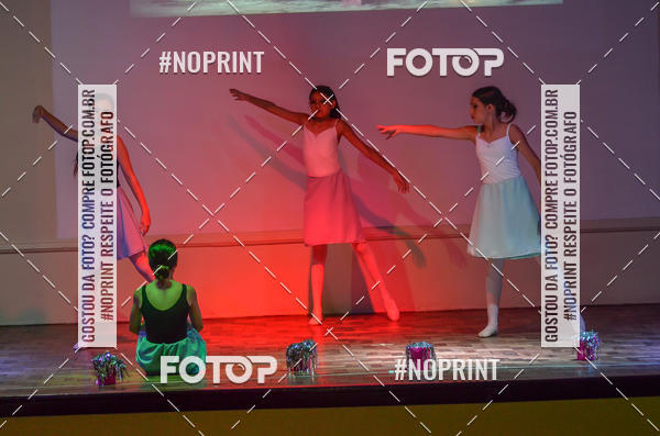 Buy your photos of the eventApresenta��o de dan�a  da Escola Uruguai na Escola Rainha do Brasil on Fotop