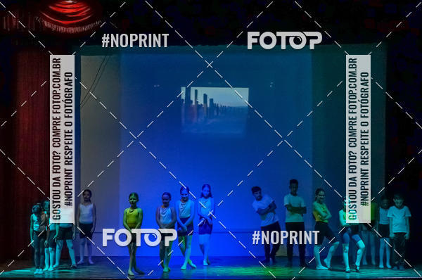 Buy your photos of the eventApresenta��o de dan�a  da Escola Uruguai na Escola Rainha do Brasil on Fotop