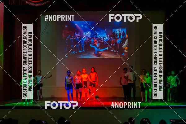 Buy your photos of the eventApresenta��o de dan�a  da Escola Uruguai na Escola Rainha do Brasil on Fotop