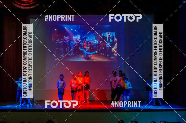 Buy your photos of the eventApresenta��o de dan�a  da Escola Uruguai na Escola Rainha do Brasil on Fotop