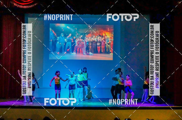 Buy your photos of the eventApresenta��o de dan�a  da Escola Uruguai na Escola Rainha do Brasil on Fotop