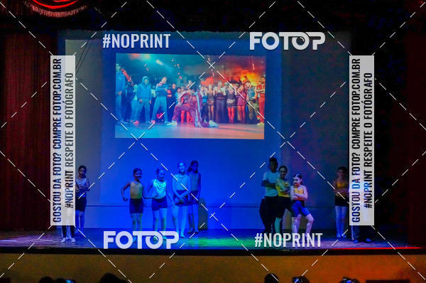 Buy your photos of the eventApresenta��o de dan�a  da Escola Uruguai na Escola Rainha do Brasil on Fotop
